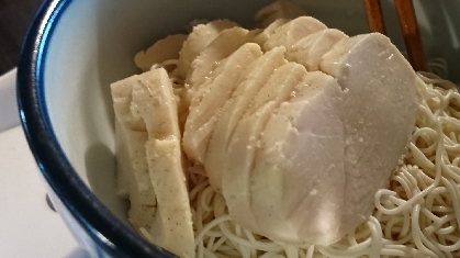 鶏胸肉のコンフィサラダ