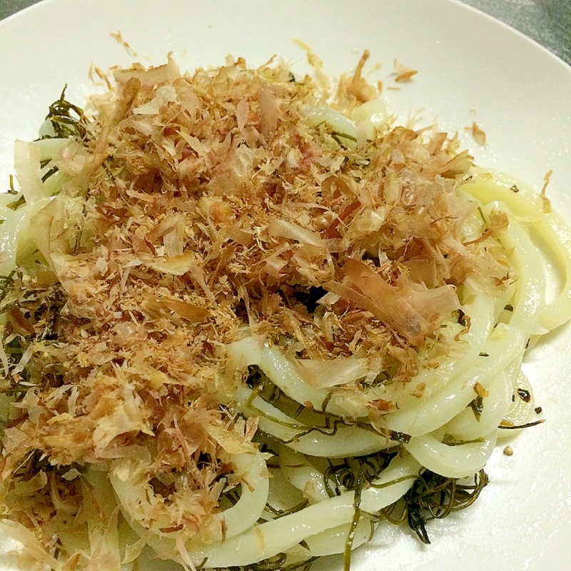 昆布とおかかだけのうどん☆旨味だけで食べます