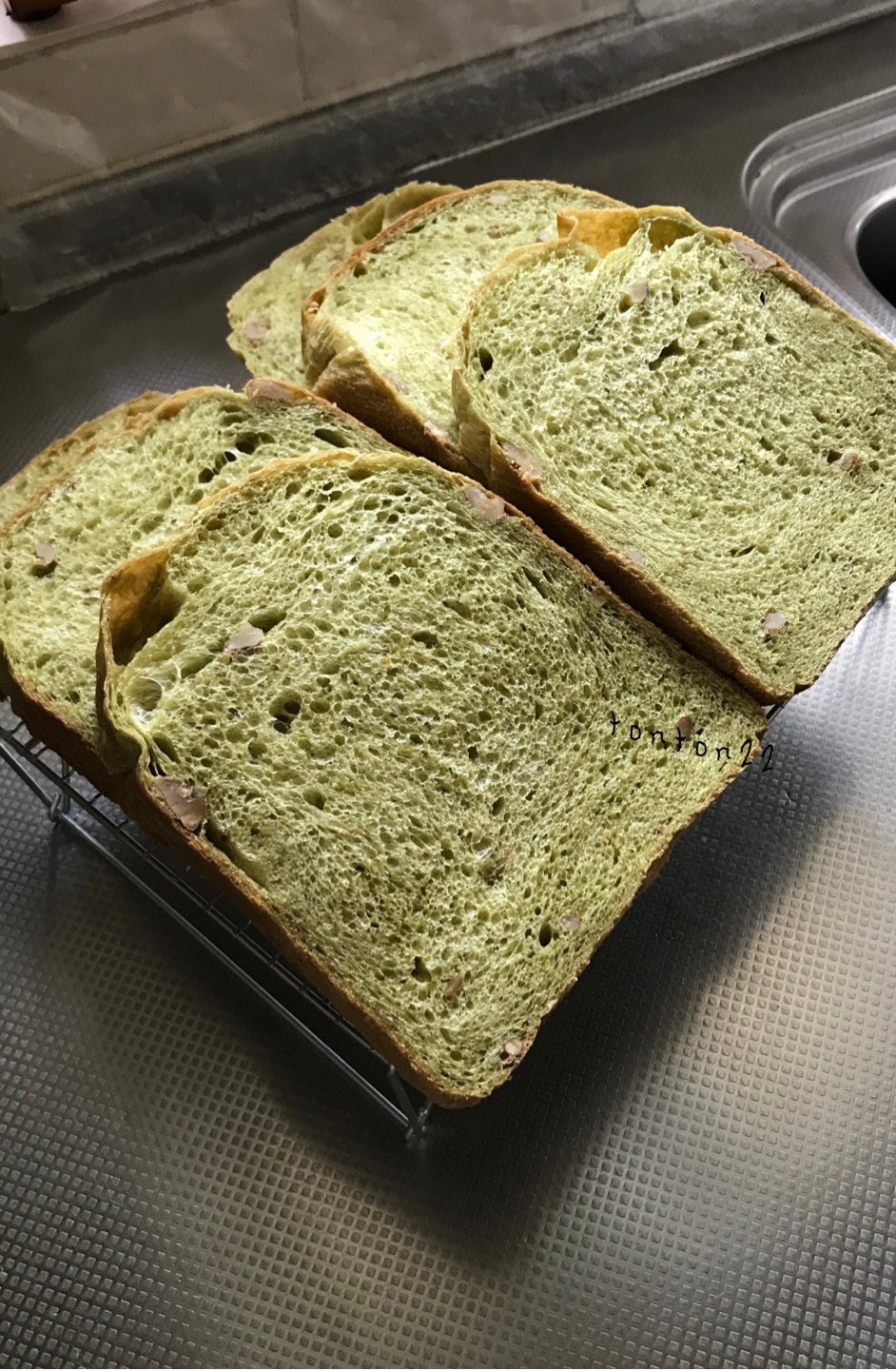 ホームベーカリーで抹茶くるみ食パン