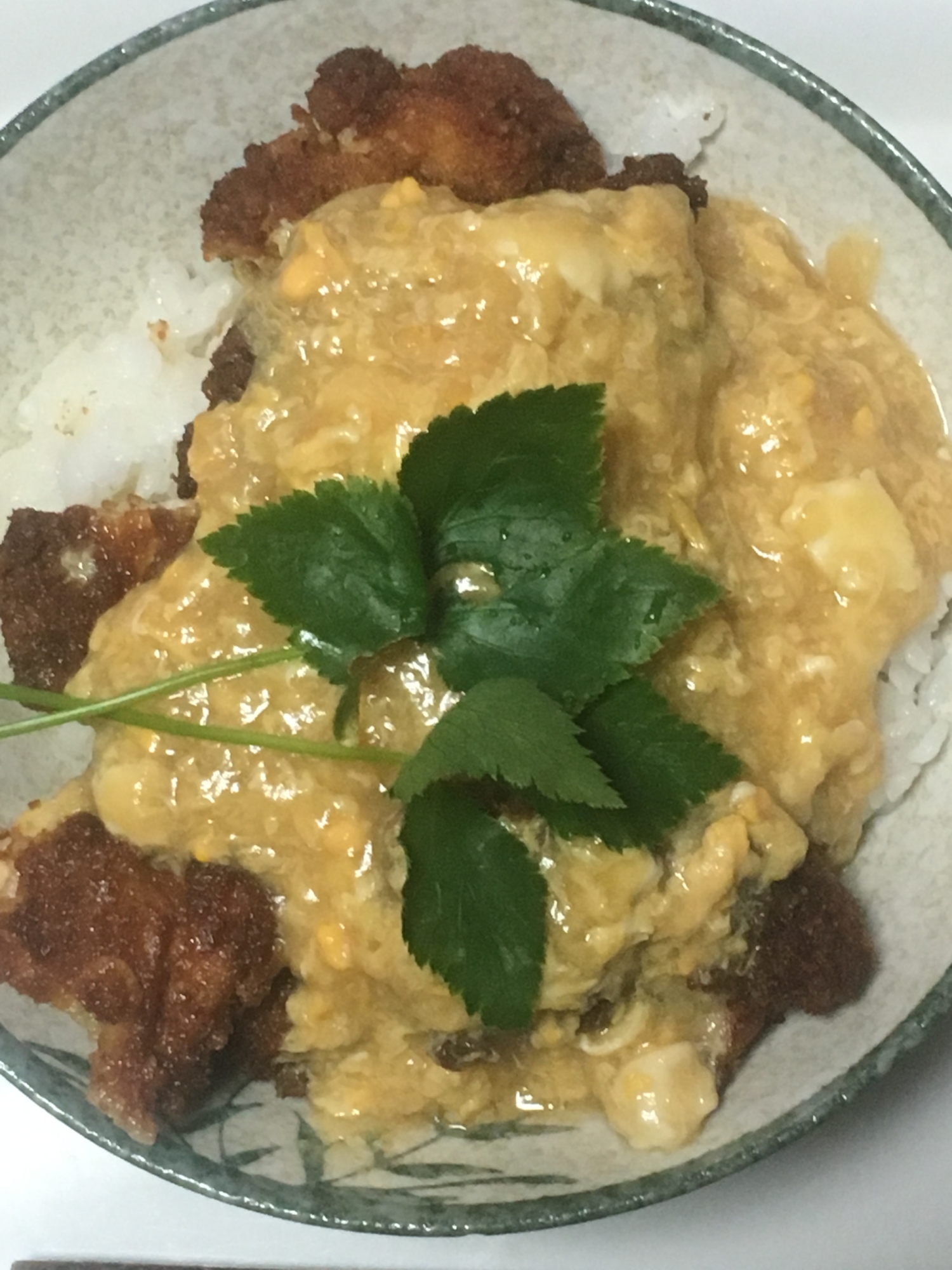 鶏もも肉のカツ卵丼