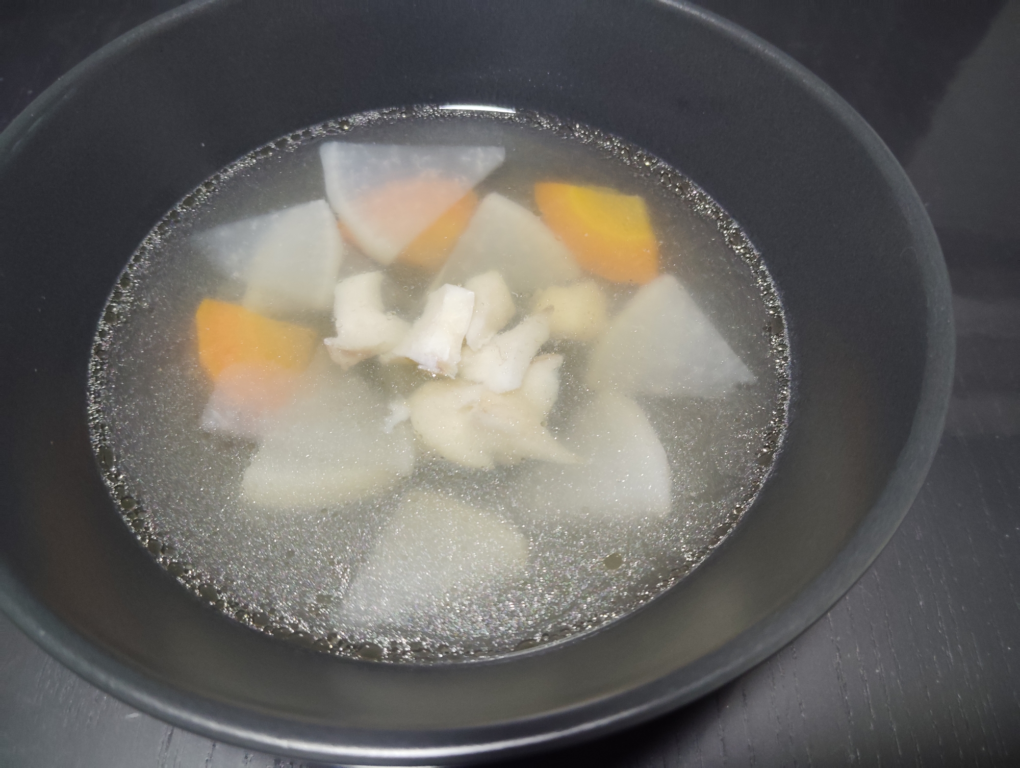 余り物の野菜で！たらのスープ