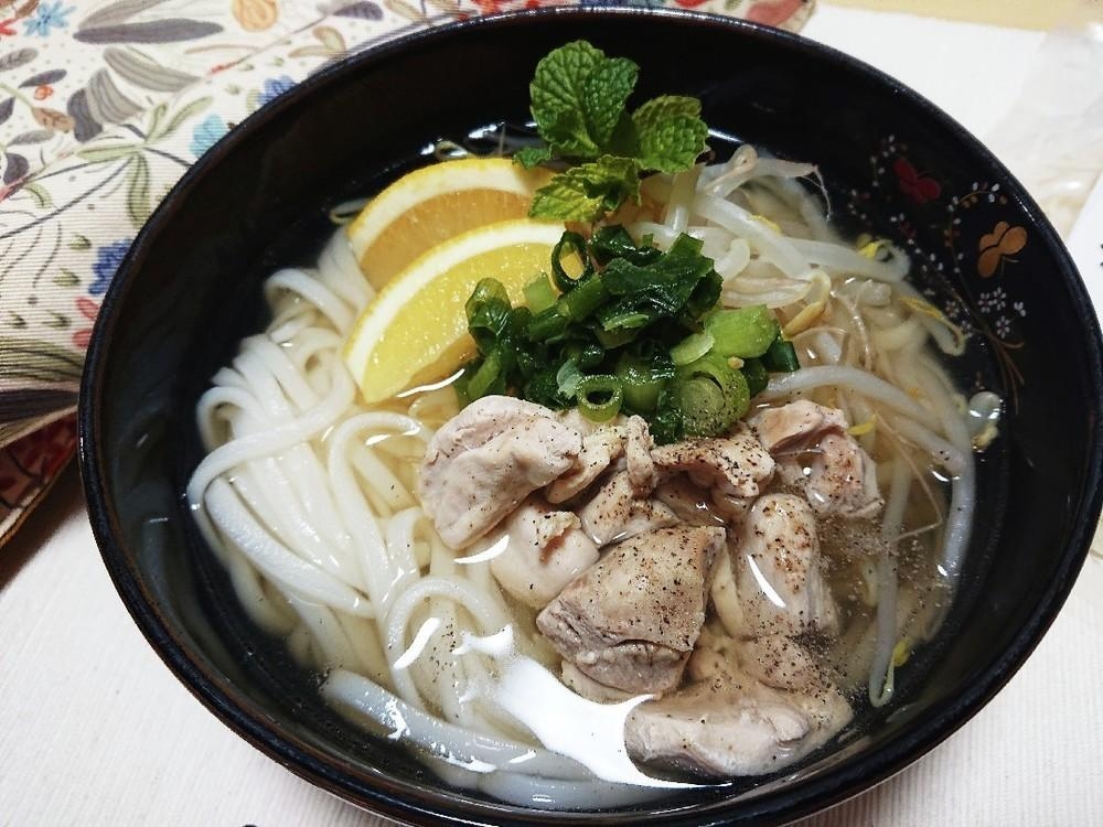 自宅で簡単！お手軽鶏出汁のフォー レシピ・作り方 by 料理家ガンガン 