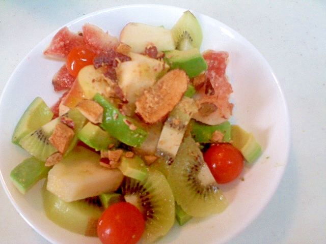 なつめ入りフルーツサラダ