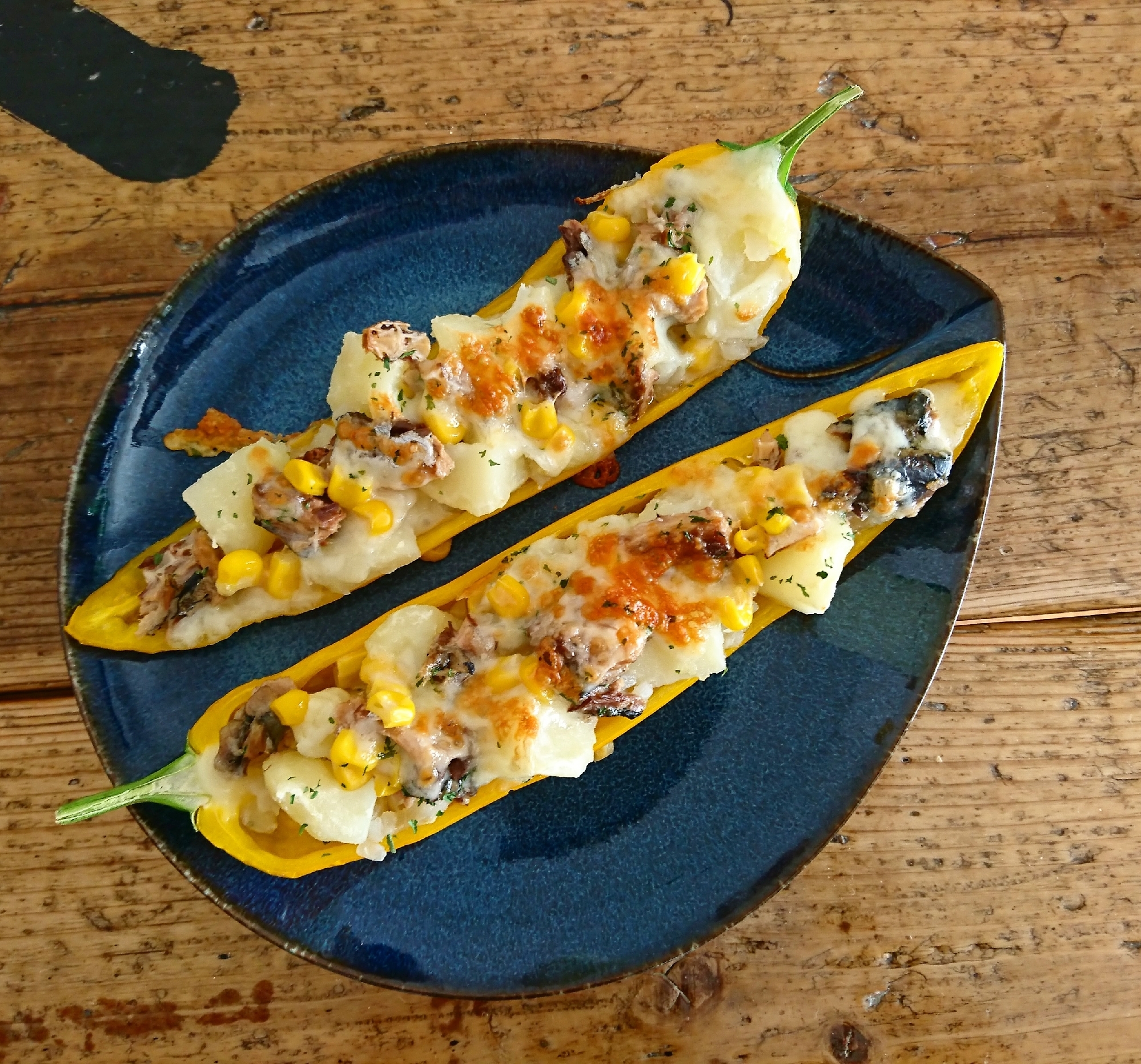 サバ缶で✧*パレルモのじゃがチーズボート焼き