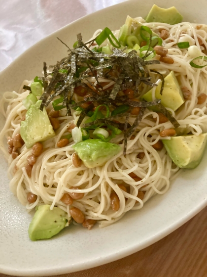 余ってる素麺でも♡カッペリーニのアボカド納豆和え