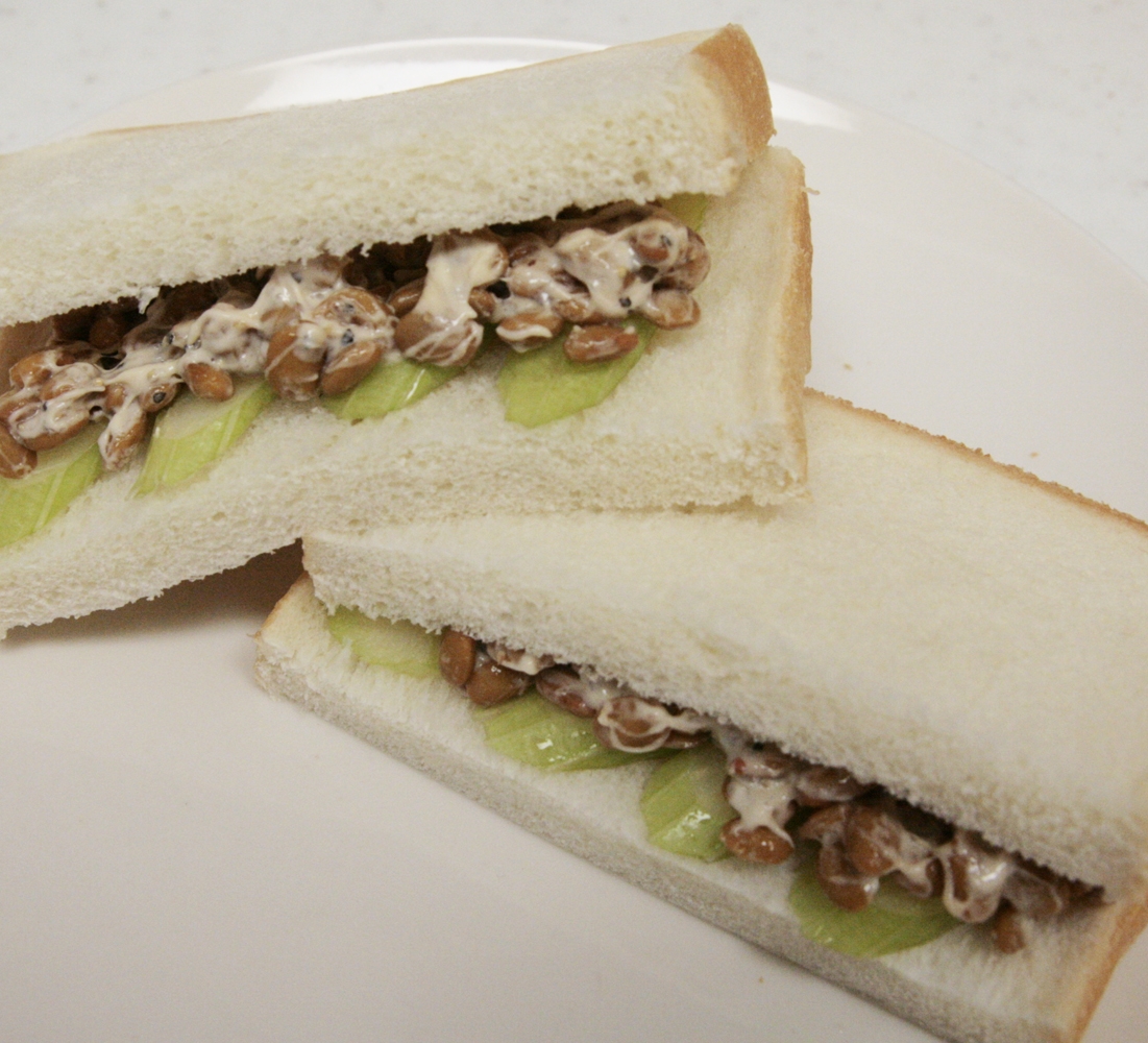 シャキシャキまったり♪納豆サンド