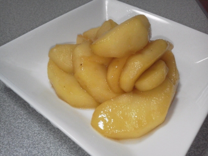 頂き物のリンゴを消費したくて作りました。バターの香りがよく簡単で美味しかったです♪