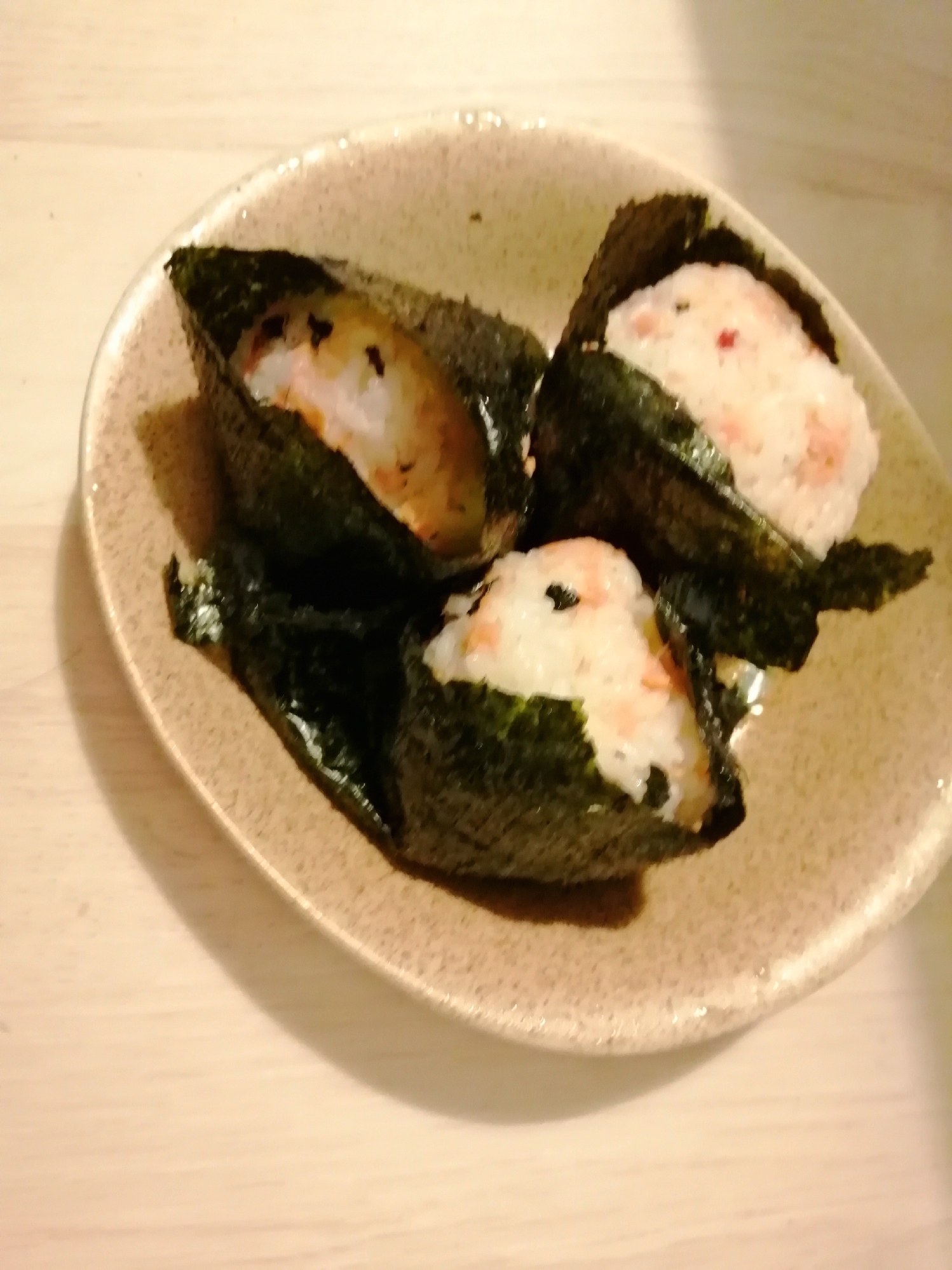 鮭わかめおにぎり