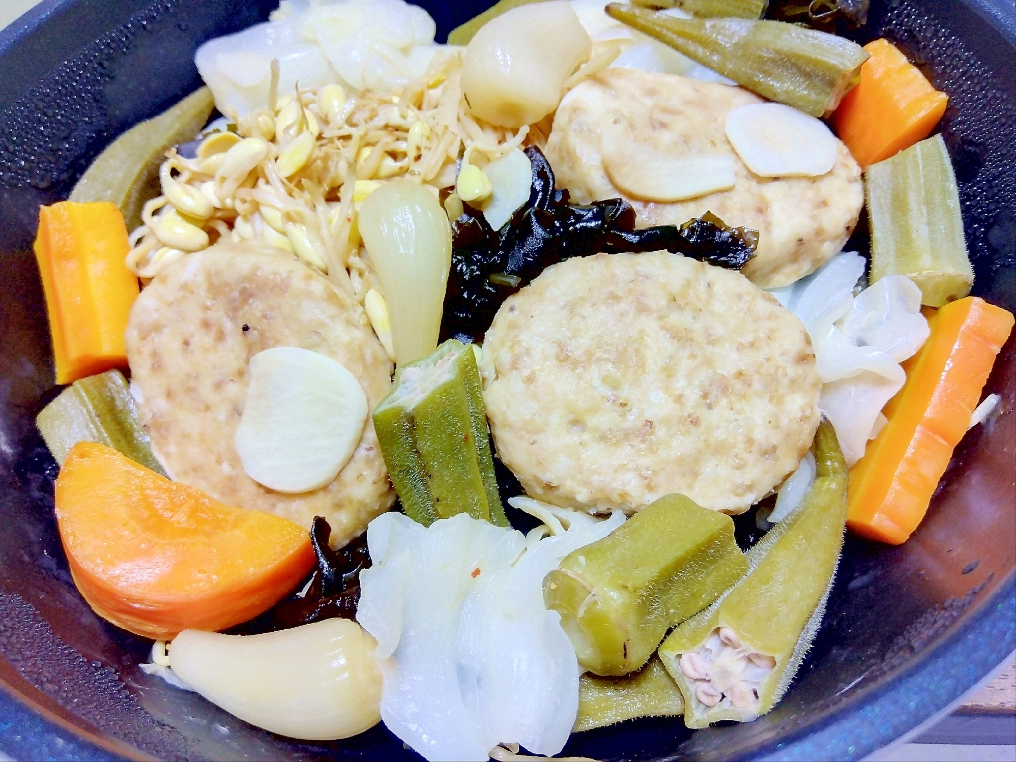 つくねキャベツわかめ豆もやし人参オクラらっきょう蒸