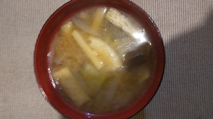 茄子と玉ねぎ油揚げの味噌汁