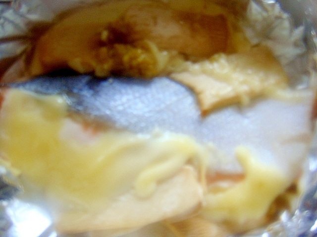 鮭とエリンギのホイル焼き。マヨ柚子胡椒味。