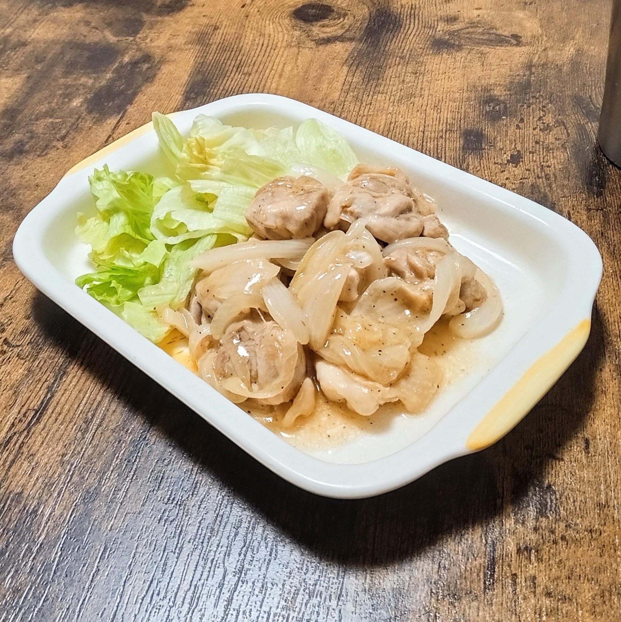 鶏もも肉と玉ねぎの塩だれ炒め