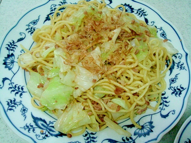 キャベツと豚挽き肉の醤油焼きそば