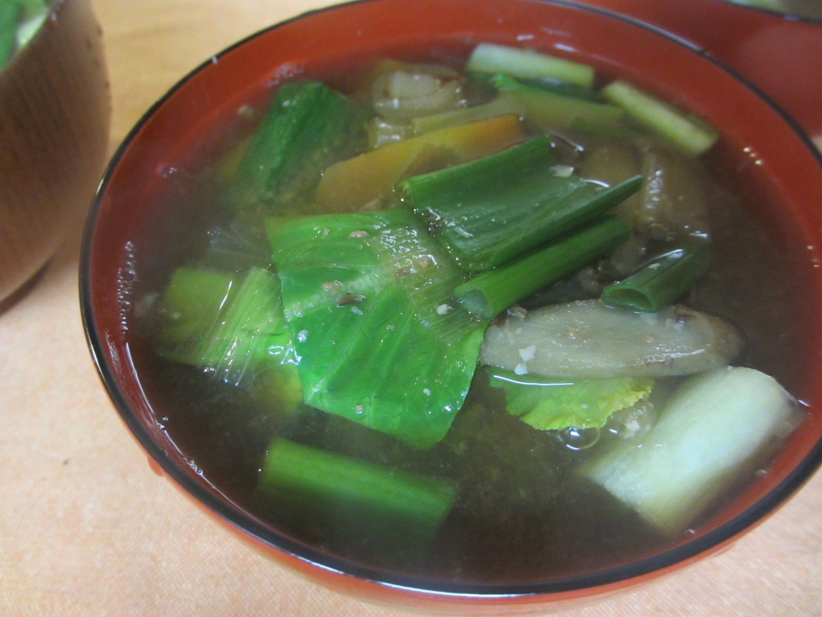 お味噌汁～にんじん、ごぼう、小松菜、葉玉ねぎ～
