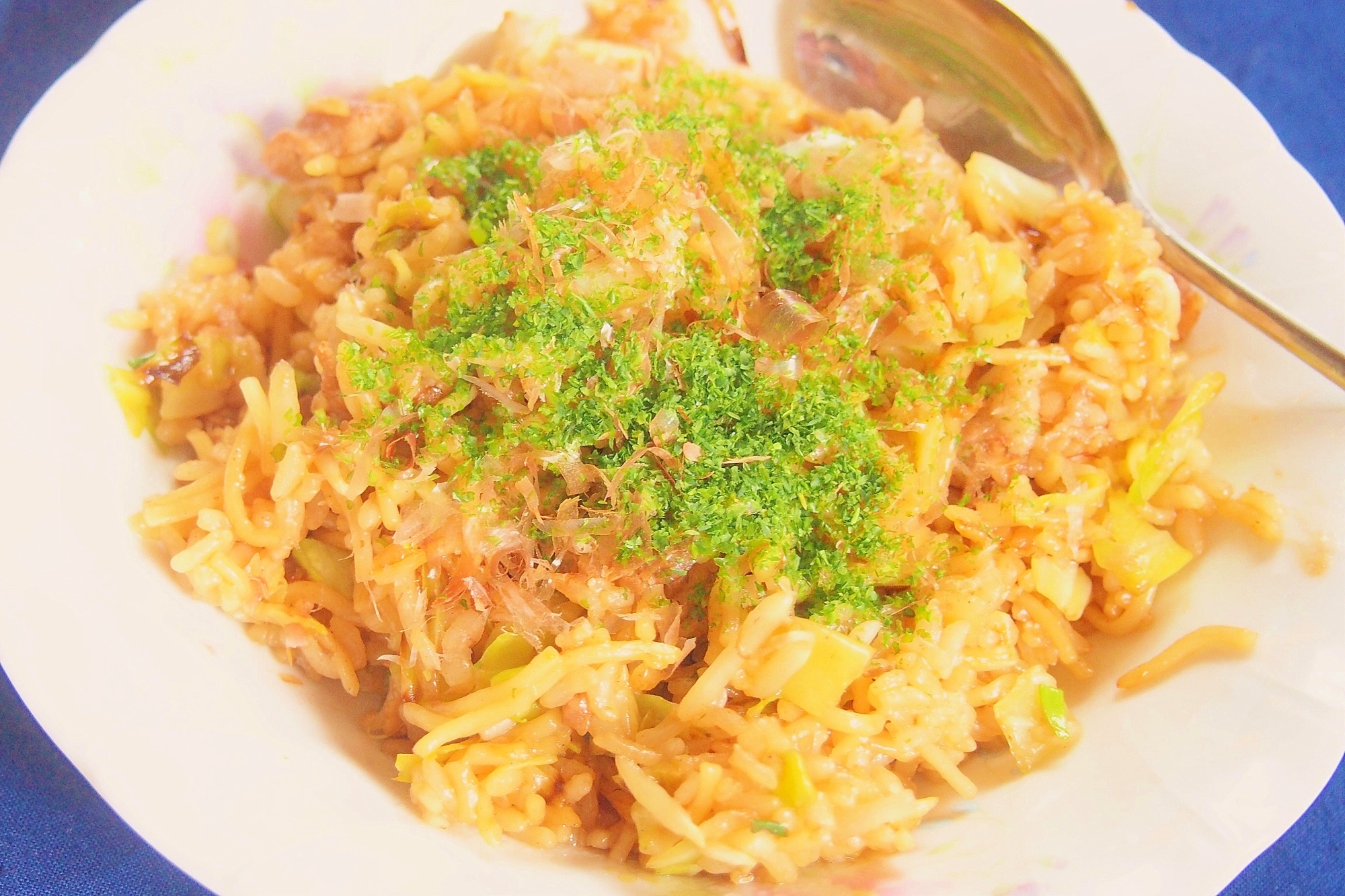 アウトドアに♪カップ麺のかき揚げでそばめし