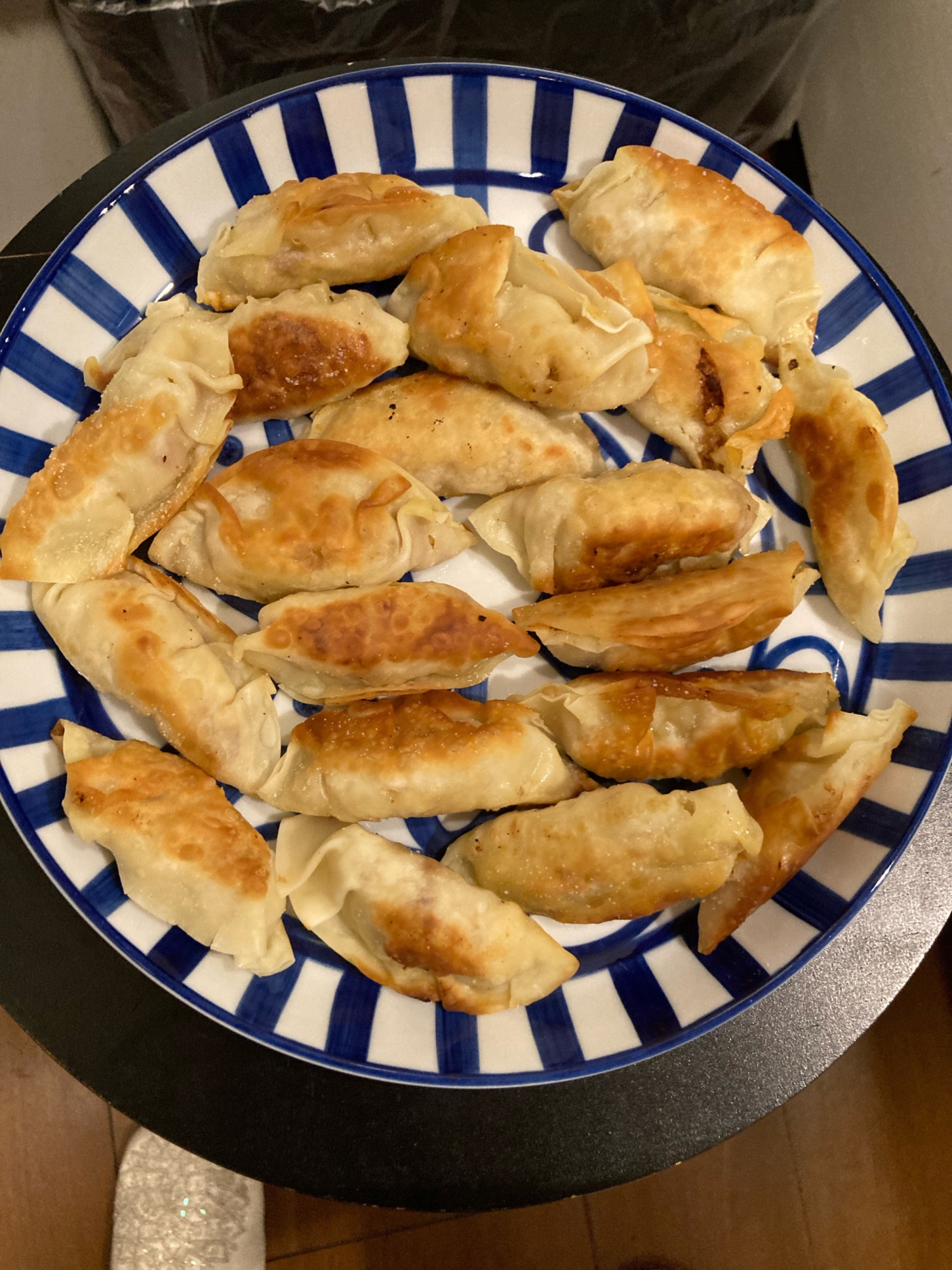 【スパークリングに合う】餃子の皮で簡単サモサ