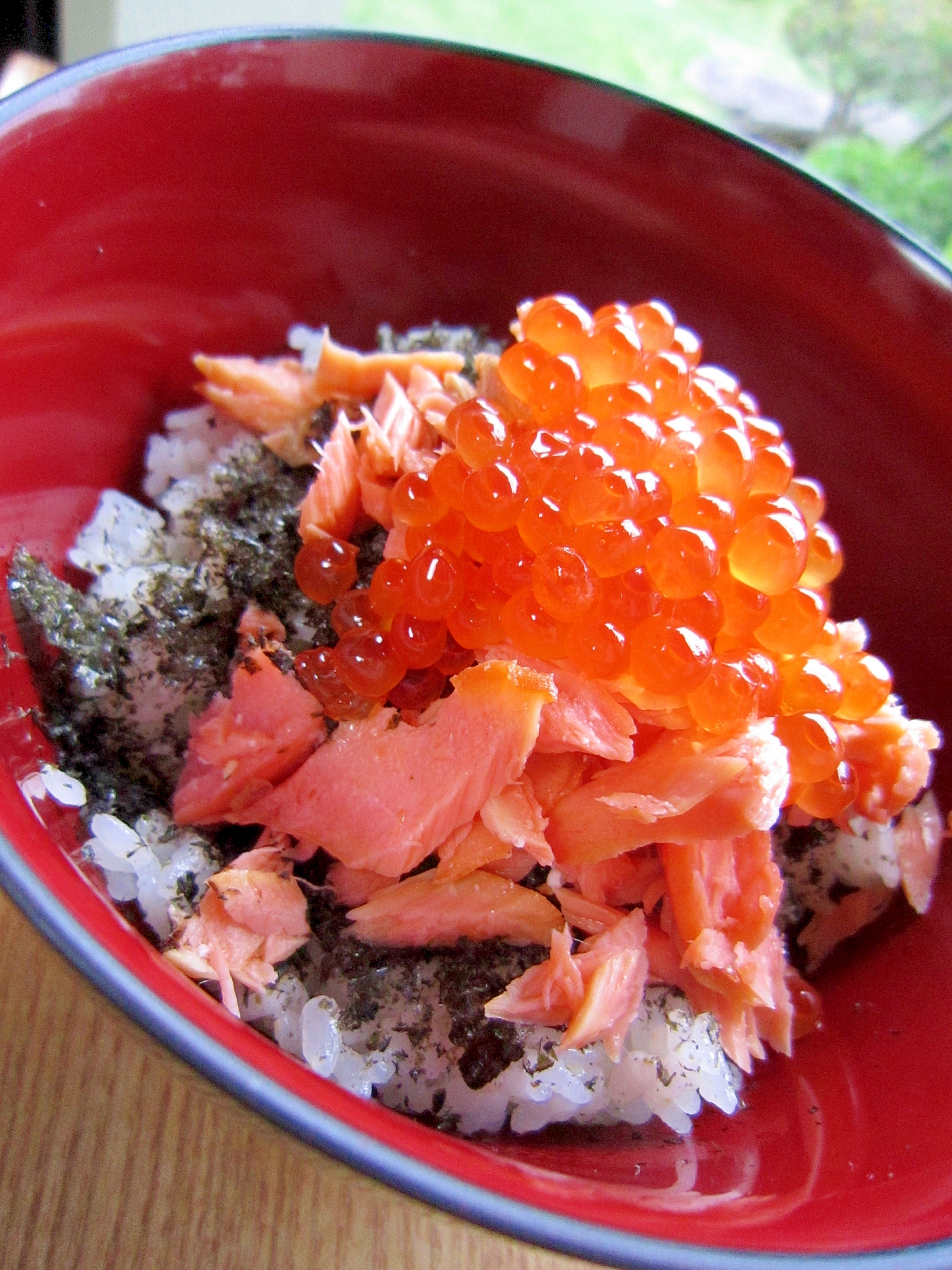 鮭の親子丼<゜)))彡