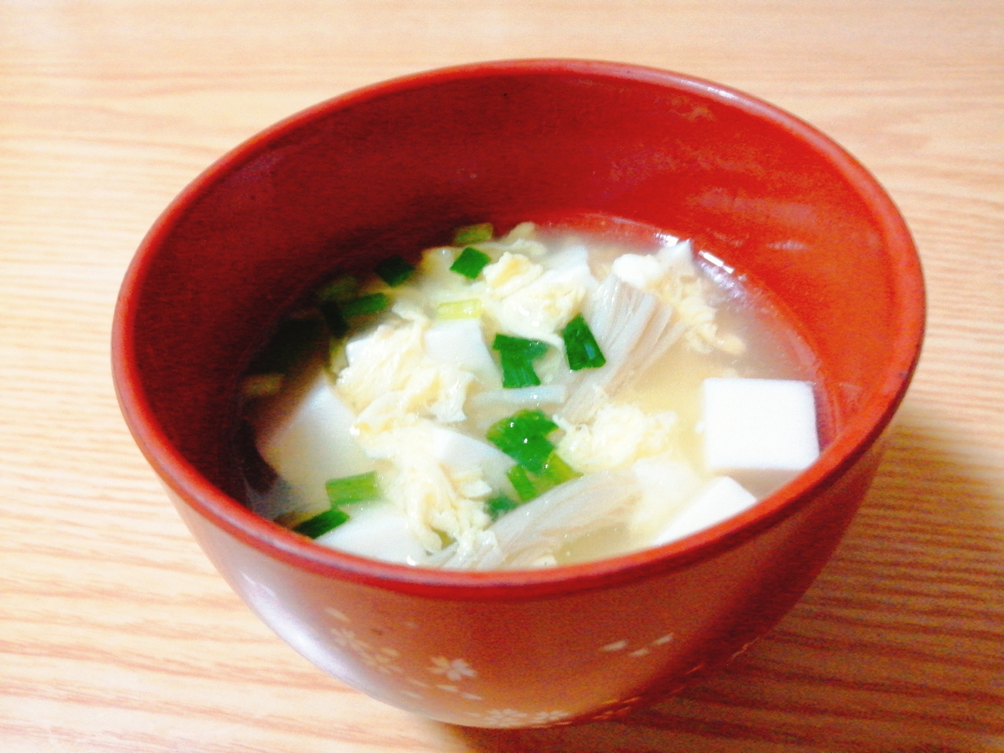 豆腐と卵とえのきと小ねぎの中華スープ