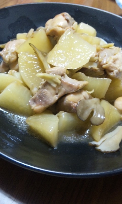三浦大根に味が染みて美味しい鶏の煮物