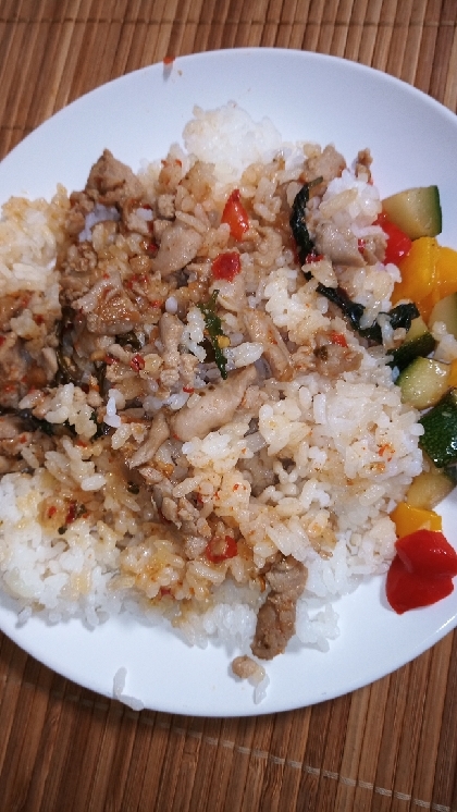 ガパオご飯（タイ風バジル炒めご飯）