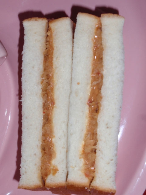 ピーナッツバター＆おろし林檎のサンドウィッチ