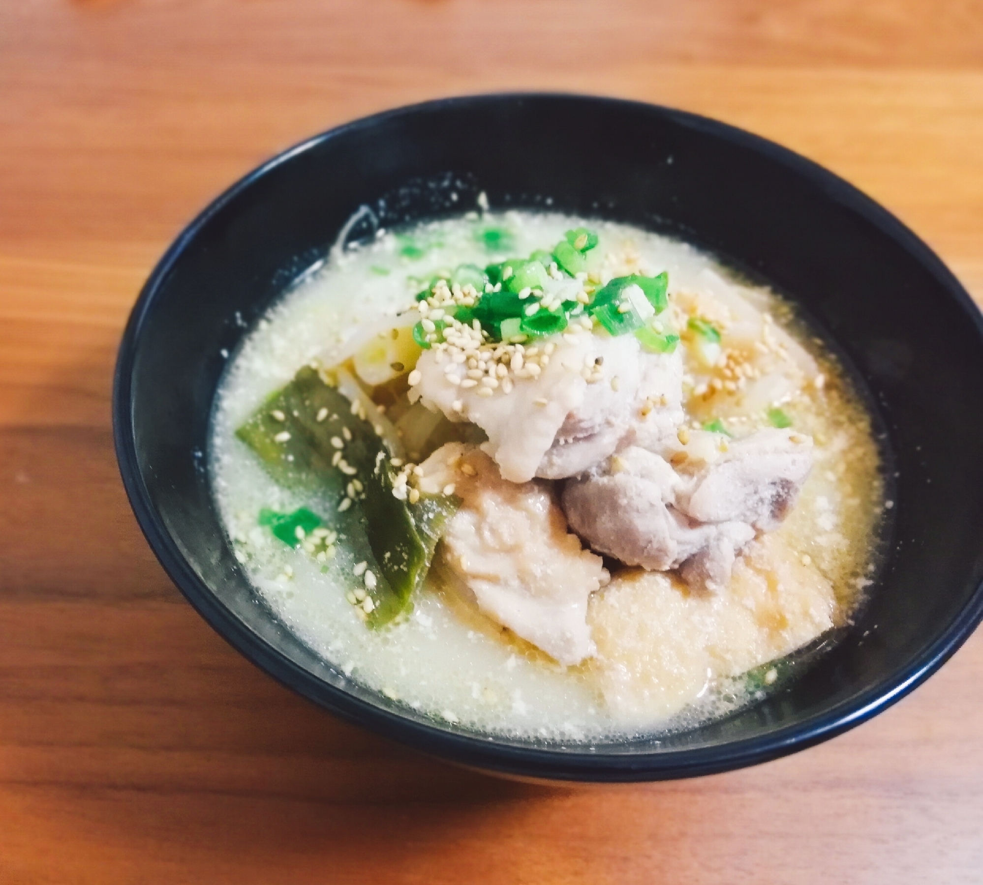 冷蔵庫の余り物で作る 鶏モモ肉の簡単ごま豆乳鍋 レシピ 作り方 By Kao Kao 楽天レシピ