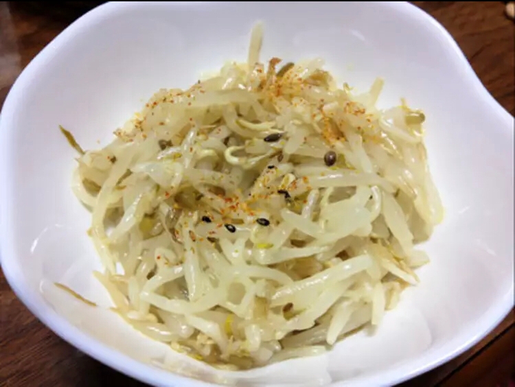 モヤシごま油炒め