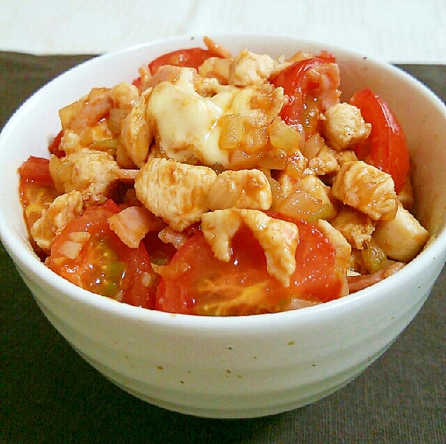 鶏トマチーズ丼