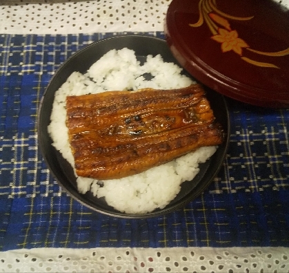 鰻1匹で4人分ꕤうなぎたま丼✧˖°