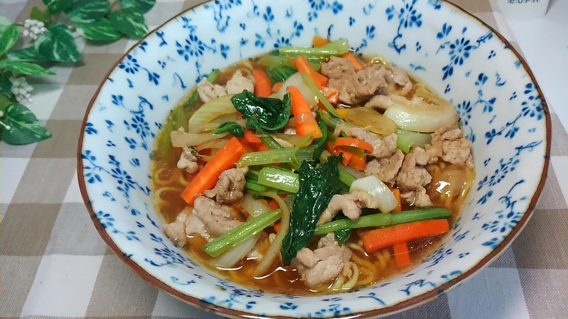 肉野菜たっぷり☆醤油ラーメン