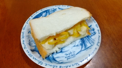 柚子の蜂蜜漬けとバナナのサンドイッチ