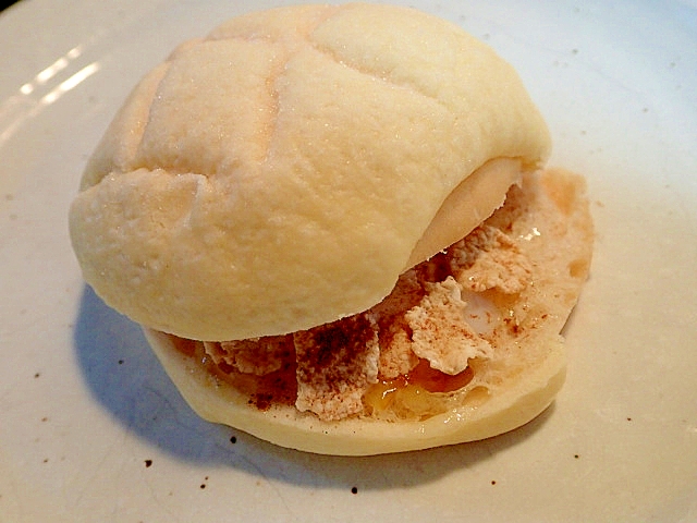 マーマレードと玄米フレークのシナモン香るメロンパン