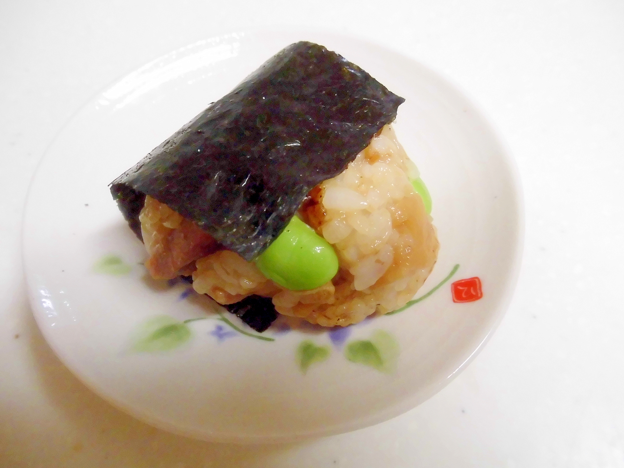 鹿児島県　黒豚と枝豆の焼き飯おにぎり