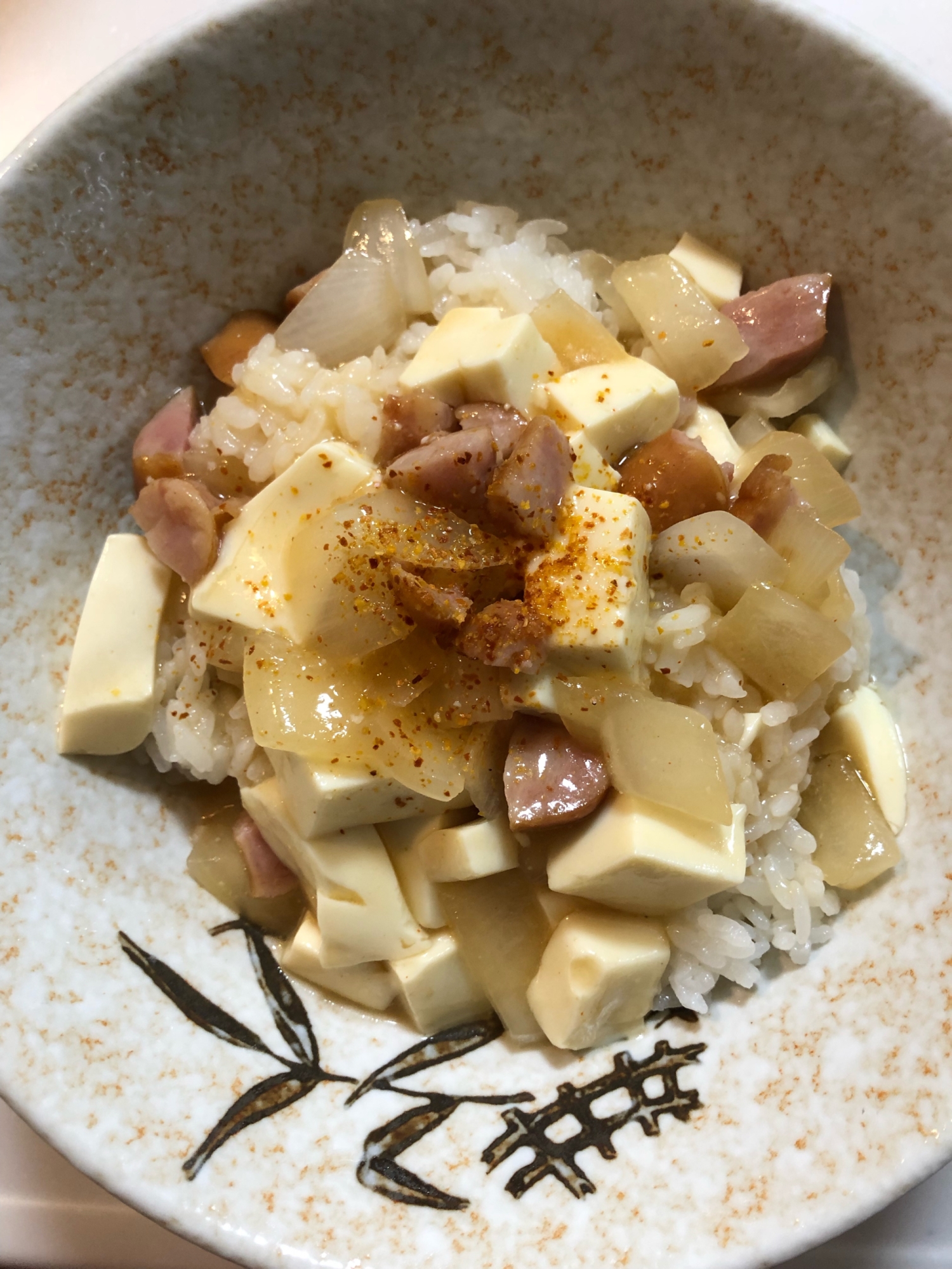 ウィンナーで麻婆豆腐丼