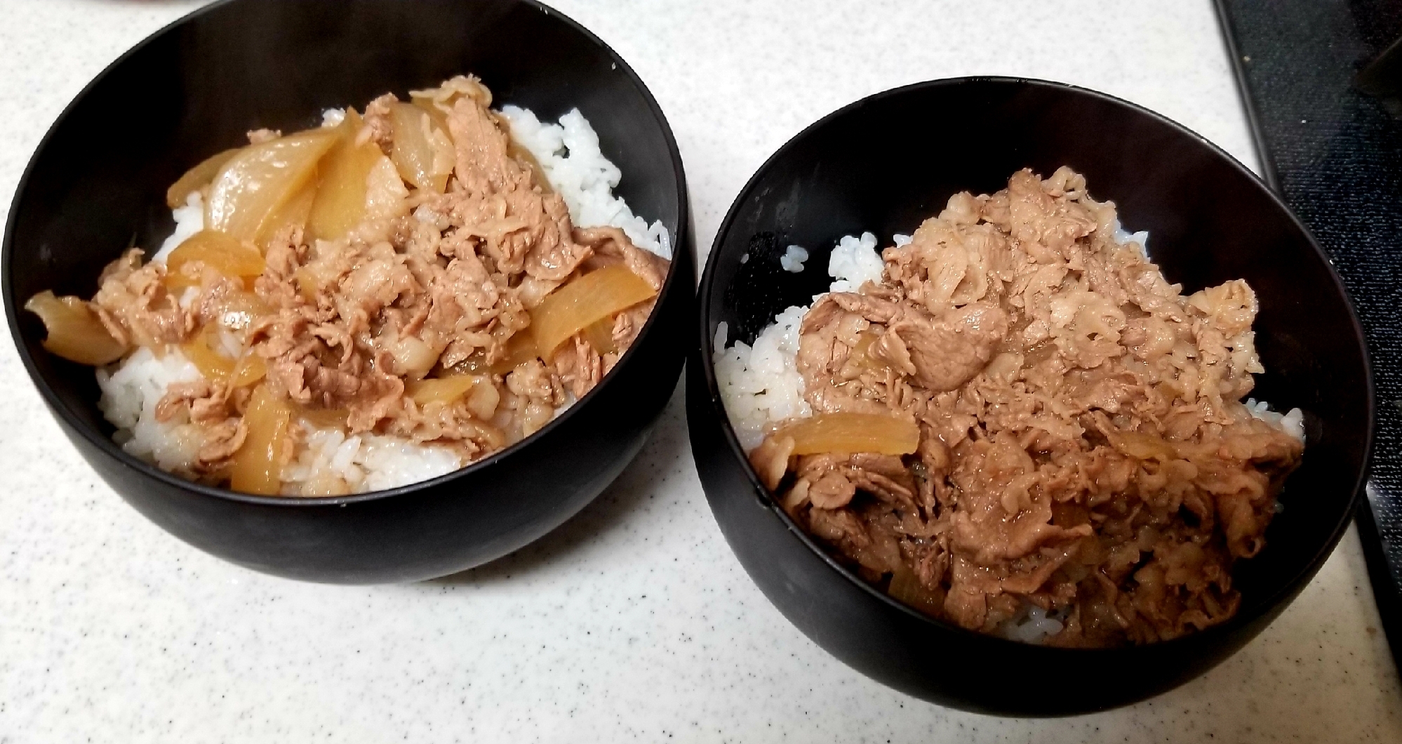 アゴ出汁を効かせる牛丼