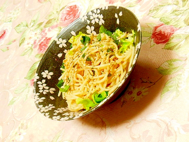 ❤明太子とサラダ菜と大葉のバターにんにくパスタ❤