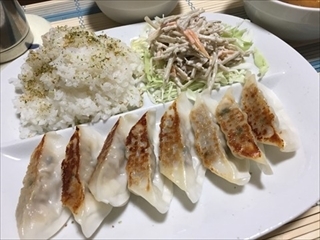 焼き餃子〜タレはお好み(^^)今日はおろしポン酢
