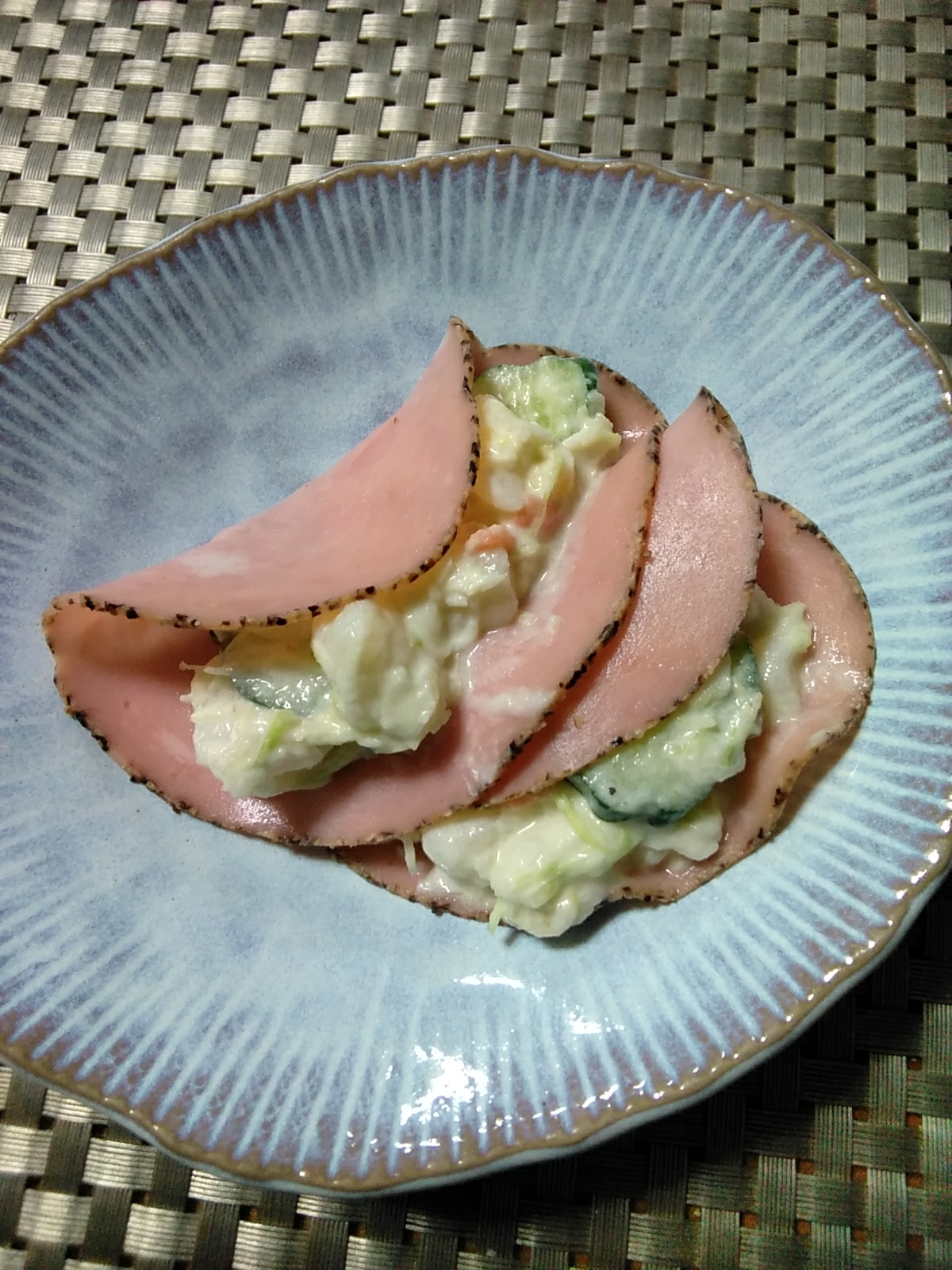 パストラミハムdeポテサラサンド