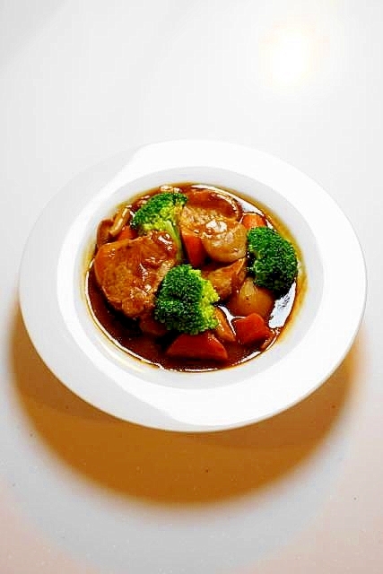 まるで牛タンシチューのような！豚ひれシチュー
