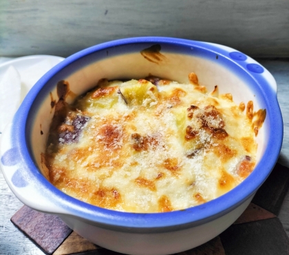 「国産チーズ」サツマイモとモッツアレラのグラタン