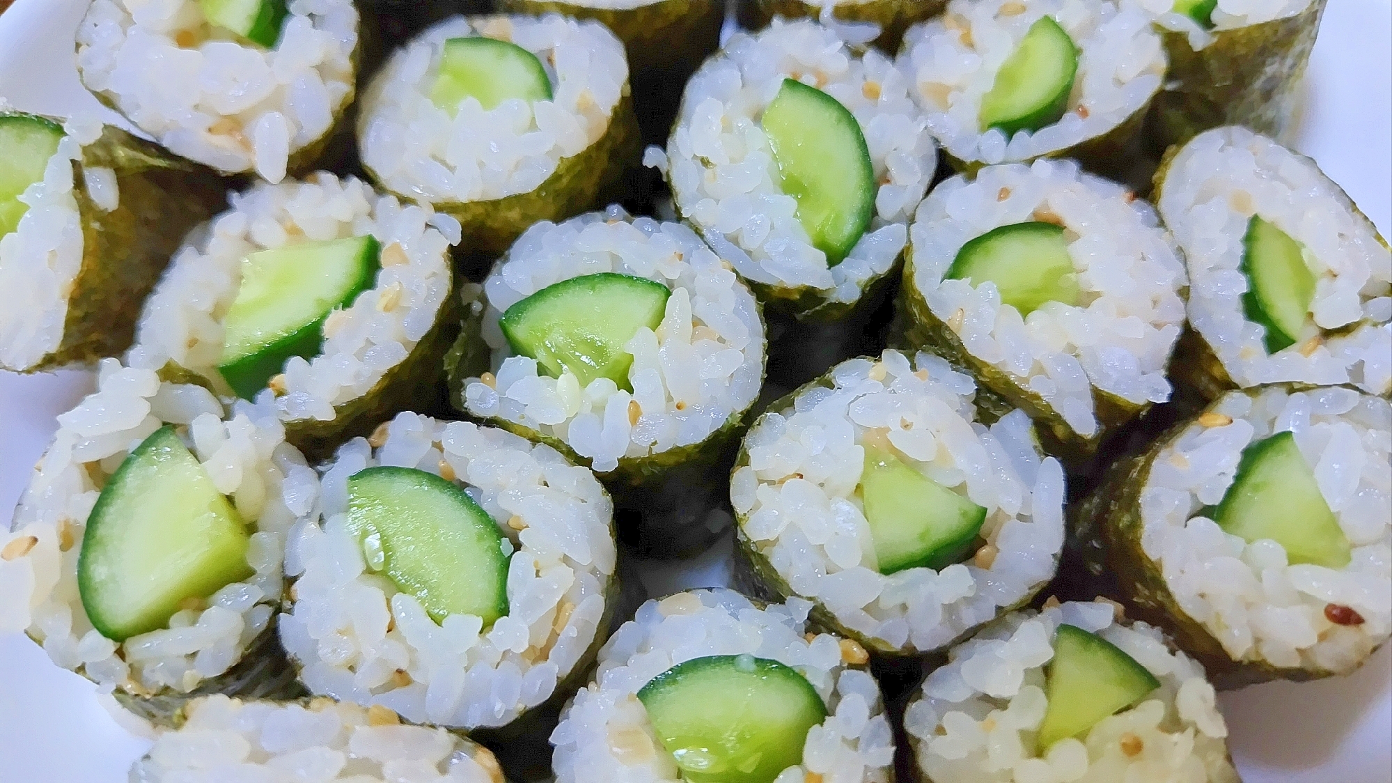 簡単! 紅生姜ドレッシングで作る酢飯のかっぱ巻き