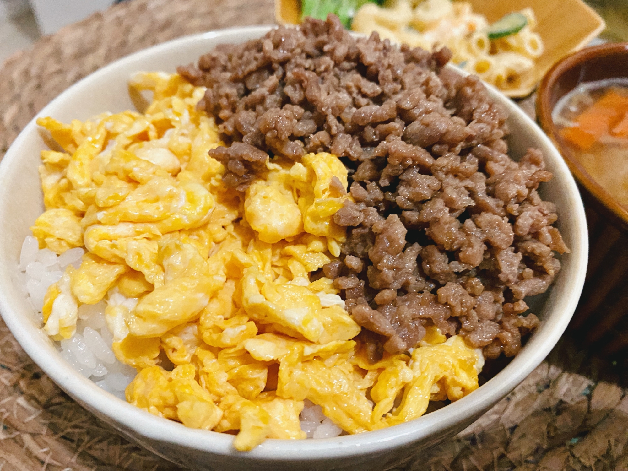 ⑅୨୧｡.: そぼろと炒り卵の二色丼 :｡⑅୨୧