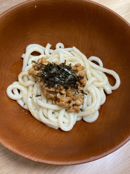 1人のお昼ご飯は！激ウマ簡単ごま納豆うどん！