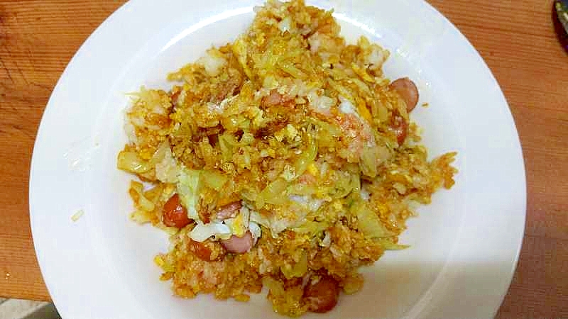 ウインナキャベツ玉子の焼き飯/カレー味