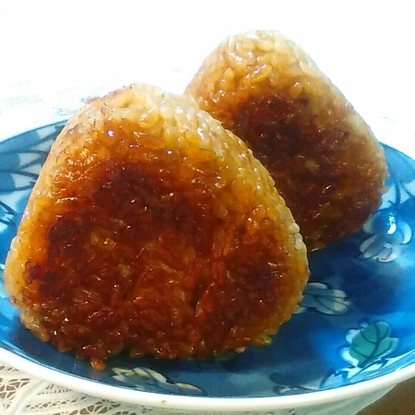 冷やご飯で焼きおにぎり 夜食にどうぞ レシピ 作り方 By にゃんco母 楽天レシピ 冷やご飯で焼きおにぎり 夜食にどうぞ レシピ 作り方 By にゃんco母 楽天レシピ