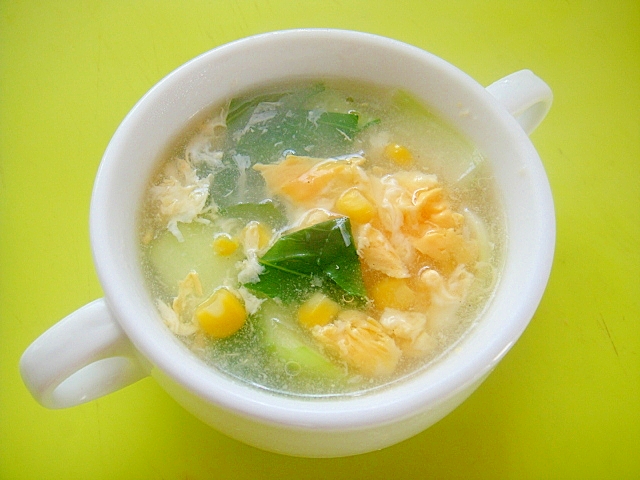 チンゲン菜とコーンの卵スープ