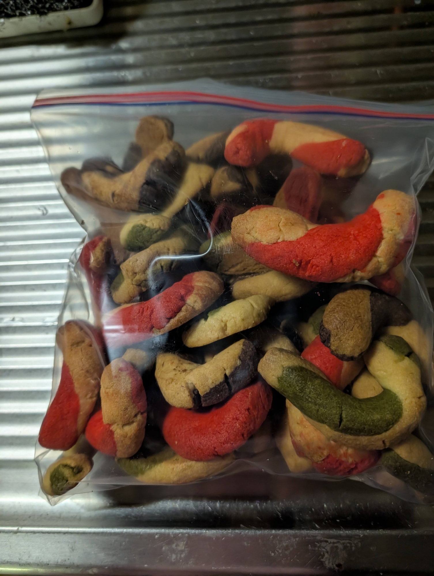 3種類のキャンディケインクッキー