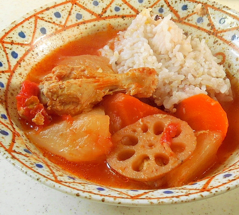 絶賛の骨付きチキンと根菜のあったかスープ