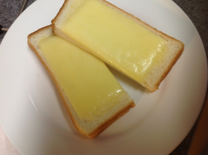 塩麹チーズトースト、美味しいですね。塩麹ハマってます。