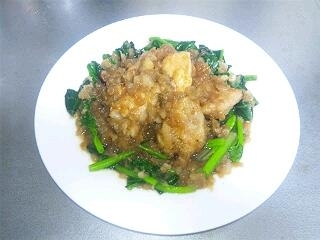 彩りでほうれん草を使いました。ご飯の進む一品で、美味しかったです。また作ります!!